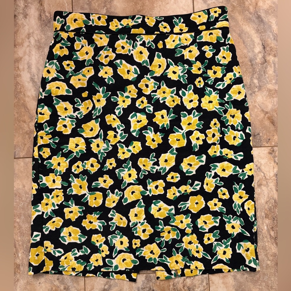 NWOT Ann Taylor Black And Yellow Floral Print Midi Pencil Skirt Women’s Size 12